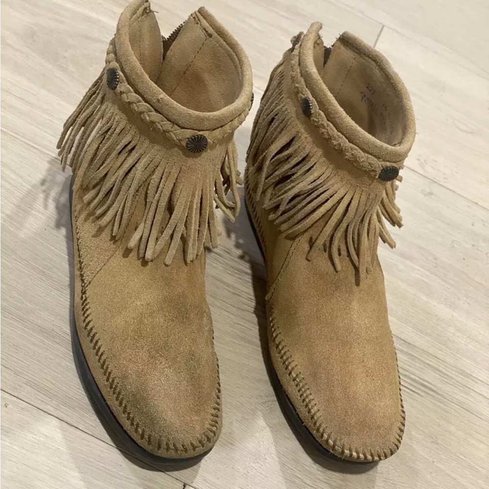 Vintage Fringe Minnetonka Moccasin Boot / Leather Zip Studded Ankle Boot / 7.5